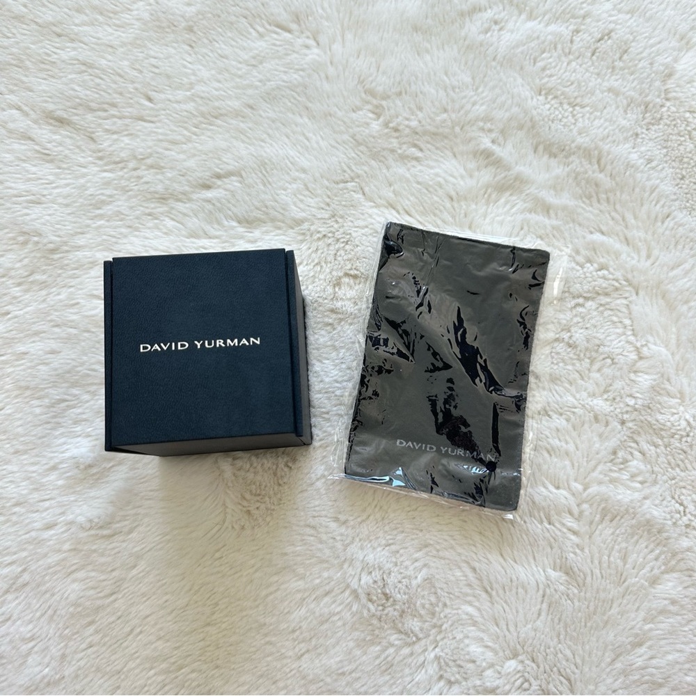 NEW!!! David Yurman jewelry box for ring